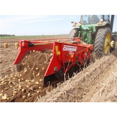 雙行牽引式馬鈴薯料斗收獲機(jī) 國內(nèi)進(jìn)口根莖物收獲機(jī)