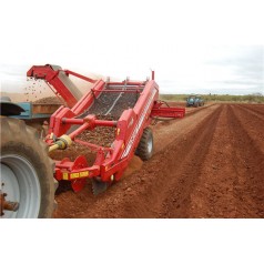 農(nóng)田撿石機(jī)產(chǎn)品簡介  拖拉機(jī)牽引大型撿石頭機(jī)械