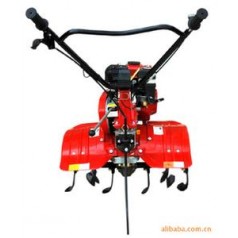 微耕機(jī)以其輕便、靈活、多功能以及價格低廉成為農(nóng)民種田的新寵